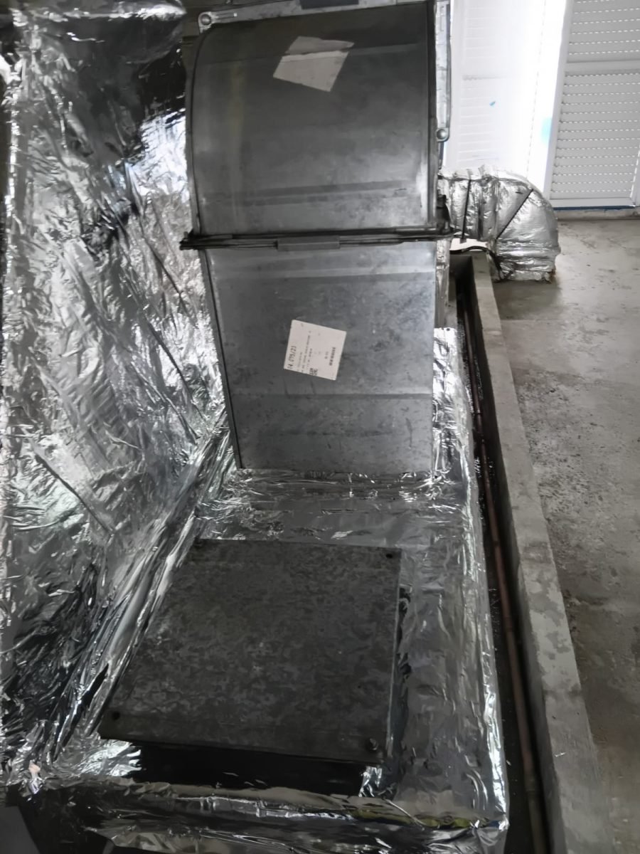 Air-handling unit with thermal insulation in a mechanical room